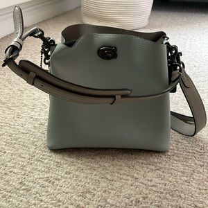COACH WILLOW CROSSBODY SHOULDER BAG AQUA LIGHT BLUE EUC